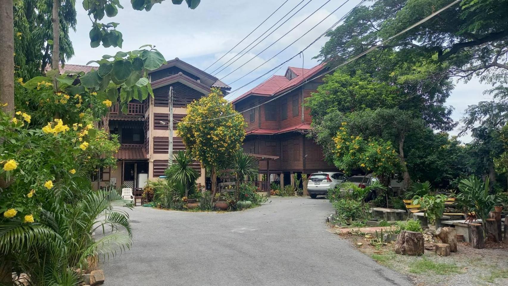 Baan Lotus Guest House Phra Nakhon Si Ayutthaya Esterno foto